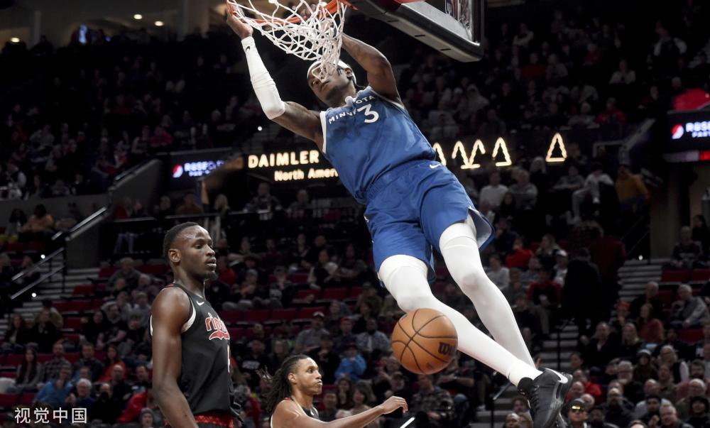 成了鲜明反 成了鲜明反